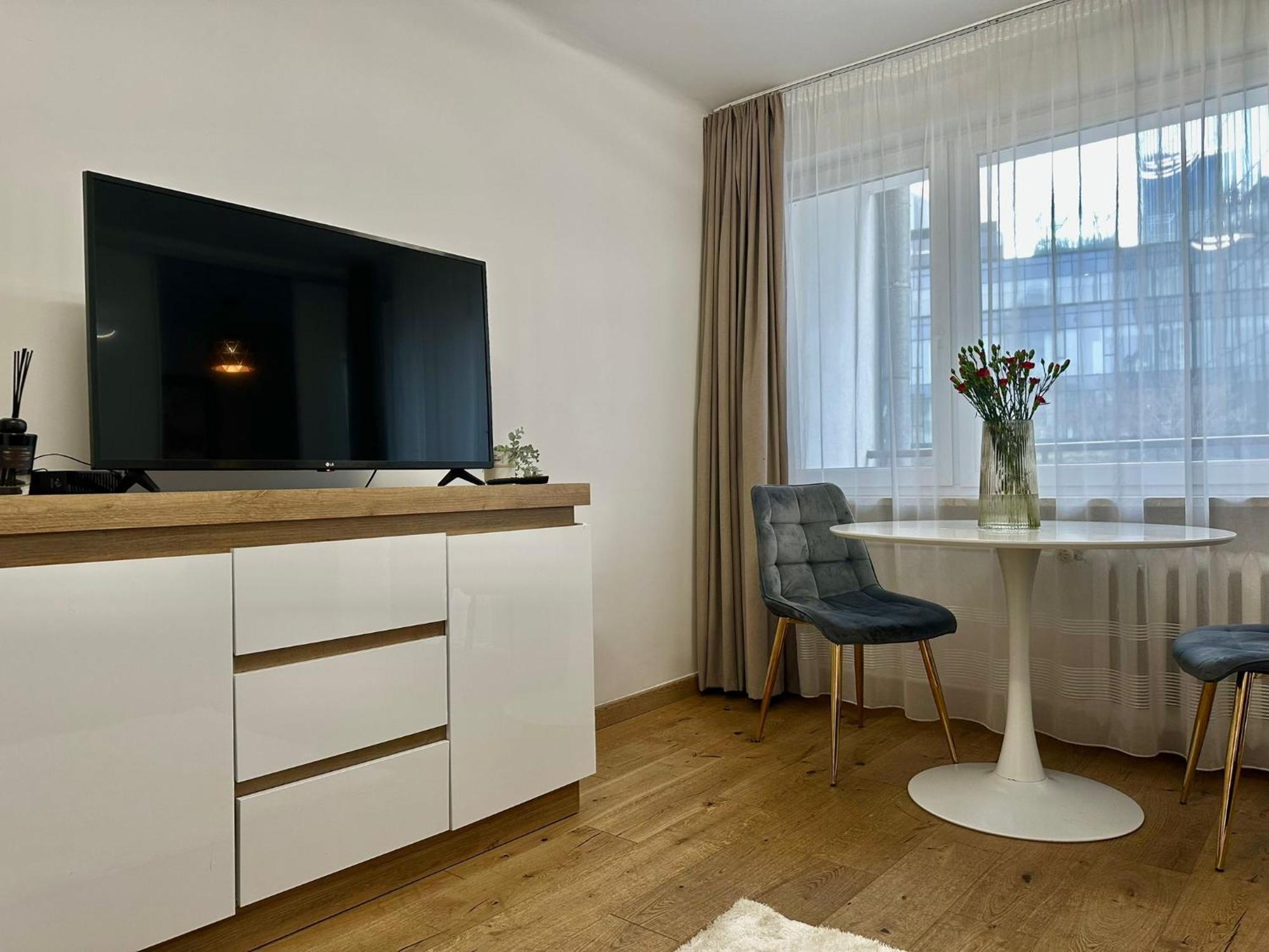 Chmielna 106 - Free Parking - Duzy Balkon Apartment Варшава Екстериор снимка