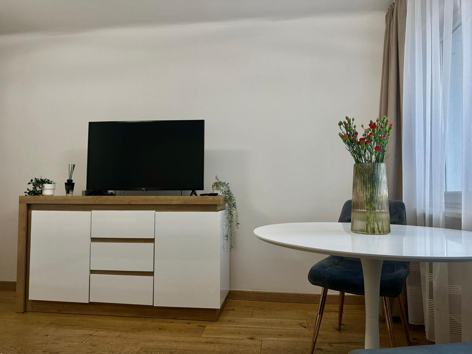 Chmielna 106 - Free Parking - Duzy Balkon Apartment Варшава Екстериор снимка